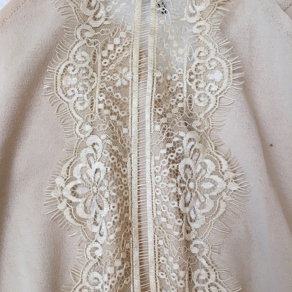 nude colored crop top, laced back, crossed front - Picture 3 of 5